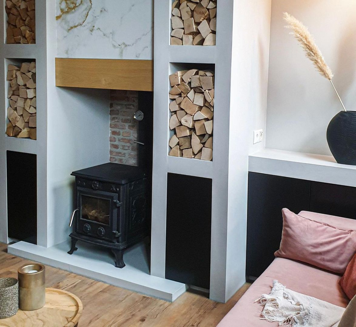 5 slimme manieren om een kachel naadloos in je interieur te integreren