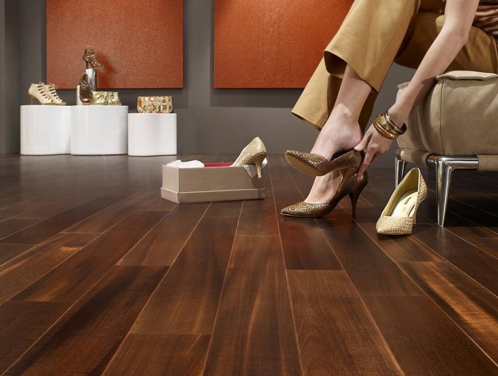 Losliggende vinyltegels: ideaal in een winkelinterieur