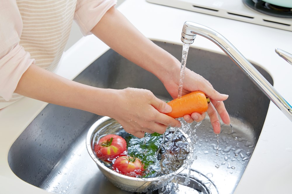water besparen door groenten wassen